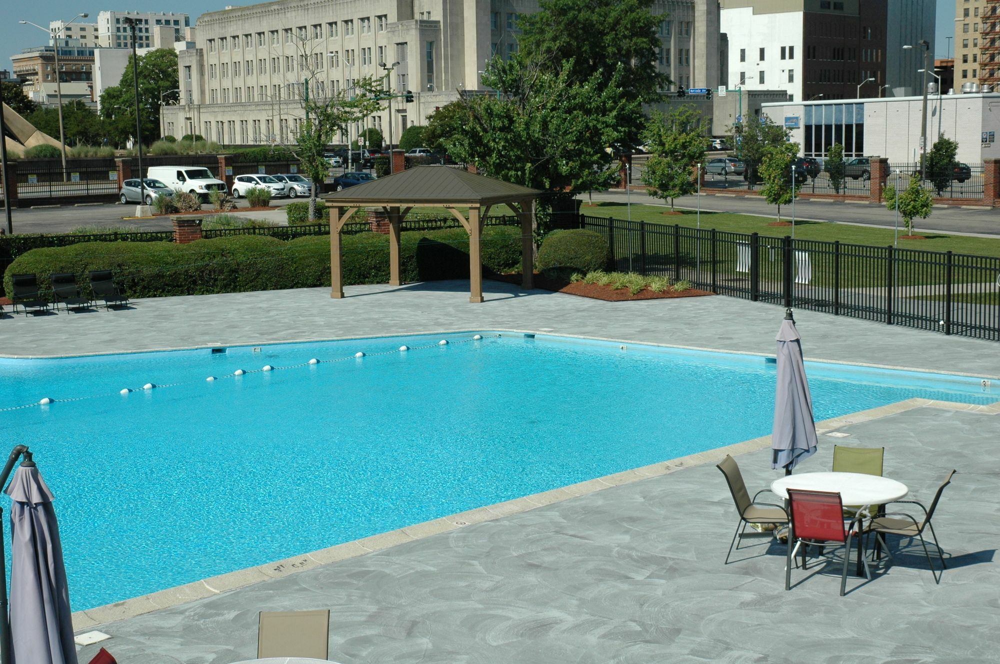 Отель Wyndham Garden Norfolk Downtown Экстерьер фото